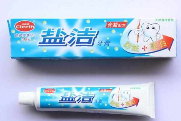 牙膏是酸性還是堿性 牙膏是含氟好還是不含氟好 牙膏是酸性還是堿性 牙膏是含氟好還是不含氟好