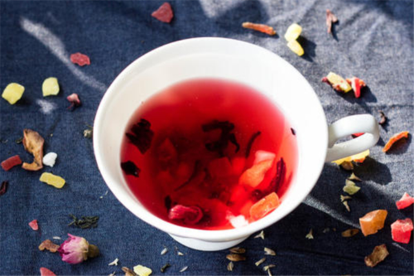 洛神花茶會(huì)導(dǎo)致月經(jīng)延長(zhǎng)嗎 洛神花茶每天喝多少好