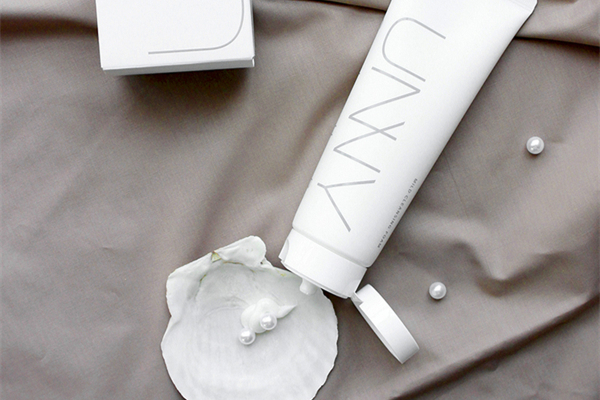 氨基酸洗面奶會不會爛臉 氨基酸洗面奶會導(dǎo)致長痘嗎