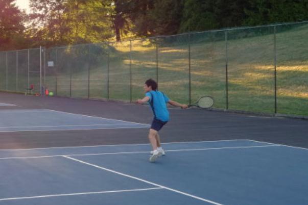 打網球會讓手臂變粗嗎 打網球對近視有好處嗎