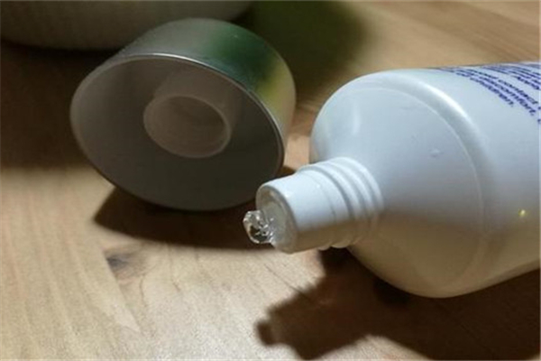水楊酸面膜變稀是怎么回事 水楊酸面膜可以過夜嗎 水楊酸面膜變稀是怎么回事 水楊酸面膜可以過夜嗎