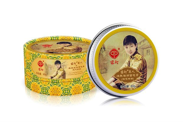 雪花膏用完需要洗臉嗎 雪花膏油膩嗎 雪花膏用完需要洗臉嗎 雪花膏油膩嗎