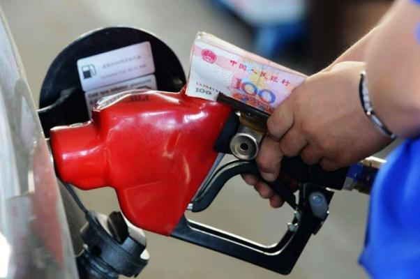 汽車加油加滿好還是不加滿好 汽車加油多少錢一升 汽車加油加滿好還是不加滿好 汽車加油多少錢一升