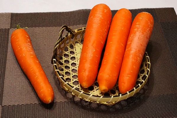 胡蘿卜有助于排便嗎 胡蘿卜有助于長高嗎 胡蘿卜有助于排便嗎 胡蘿卜有助于長高嗎