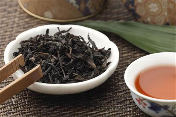 大紅袍喝新茶還是陳茶 大紅袍怎么分辨好壞 大紅袍喝新茶還是陳茶 大紅袍怎么分辨好壞