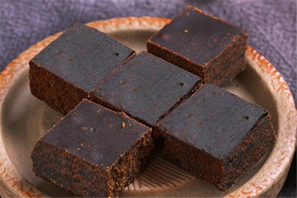 黑糖和紅糖哪個補(bǔ)血效果好 黑糖可以調(diào)理月經(jīng)嗎