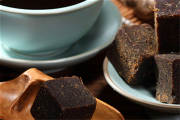 黑糖用開水沖還是溫水 黑糖一次泡多少最好 黑糖用開水沖還是溫水 黑糖一次泡多少最好