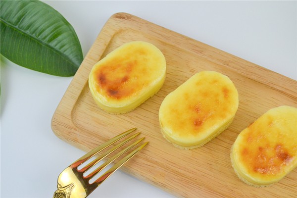 半熟芝士會(huì)化嗎 半熟芝士放在冷藏還是冷凍 半熟芝士會(huì)化嗎 半熟芝士放在冷藏還是冷凍