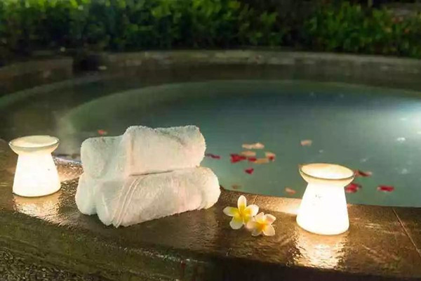 泡溫泉能治皮膚病嗎 泡溫泉能治風濕嗎