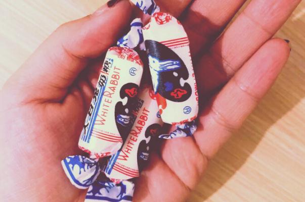 大白兔奶糖什么時候開始生產(chǎn)的 大白兔奶糖的紙能吃嗎 大白兔奶糖什么時候開始生產(chǎn)的 大白兔奶糖的紙能吃嗎