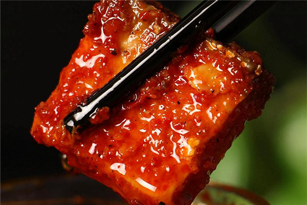 腐乳用老豆腐還是嫩豆腐 腐乳要發(fā)酵到什么程度 腐乳用老豆腐還是嫩豆腐 腐乳要發(fā)酵到什么程度