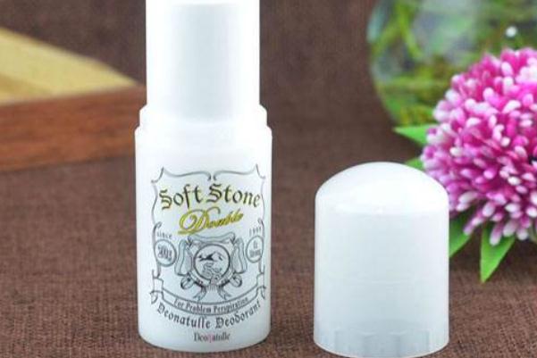 止汗石會(huì)導(dǎo)致腋下汗腺堵塞嗎 止汗噴霧和走珠有什么區(qū)別