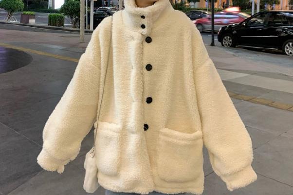 羊羔毛是軟的還是硬的 羊羔毛是皮毛一體嗎 羊羔毛是軟的還是硬的 羊羔毛是皮毛一體嗎