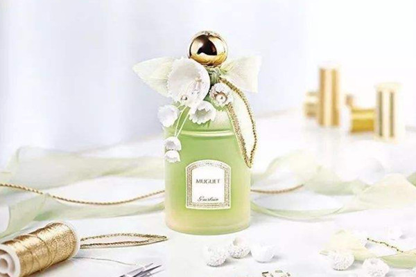 香水的前中后調(diào)是什么意思 香水的前中后調(diào)一般時間是多久