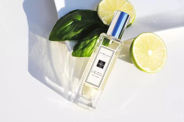 香水的前中后調(diào)是什么意思 香水的前中后調(diào)一般時間是多久