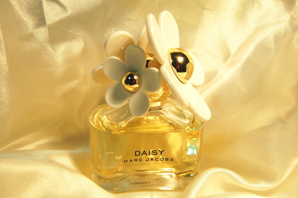 香水會導(dǎo)致不孕不育嗎 香水懷孕期間能用嗎 香水會導(dǎo)致不孕不育嗎 香水懷孕期間能用嗎