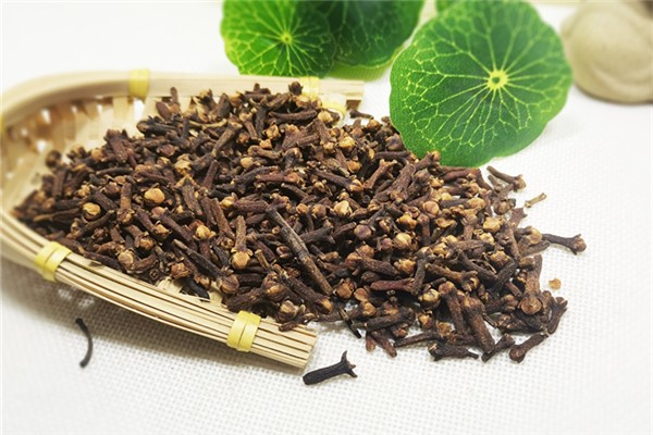 丁香放多了會(huì)怎么樣 丁香放湯里有什么作用 丁香放多了會(huì)怎么樣 丁香放湯里有什么作用