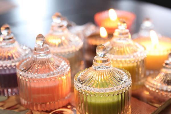 香薰蠟燭第一次要燒多久 香薰蠟燭哪種材質(zhì)好