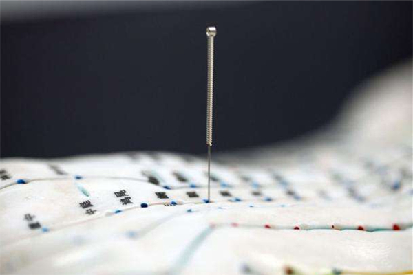 針灸后皮膚出現(xiàn)淤青是什么問(wèn)題 針灸后會(huì)出現(xiàn)哪些癥狀 針灸后皮膚出現(xiàn)淤青是什么問(wèn)題 針灸后會(huì)出現(xiàn)哪些癥狀