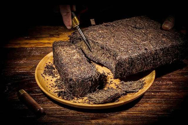 黑茶可以隔夜喝嗎 黑茶發(fā)霉了還能喝嗎 黑茶可以隔夜喝嗎 黑茶發(fā)霉了還能喝嗎