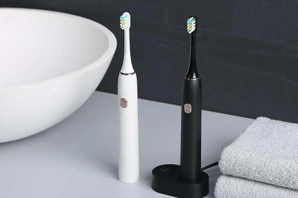 電動(dòng)牙刷旋轉(zhuǎn)式好還是聲波式好 電動(dòng)牙刷真的比普通牙刷更有用嗎 電動(dòng)牙刷旋轉(zhuǎn)式好還是聲波式好 電動(dòng)牙刷真的比普通牙刷更有用嗎