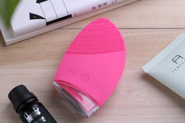 用潔面儀洗臉的好處和壞處 用潔面儀怎么涂洗面奶 用潔面儀洗臉的好處和壞處 用潔面儀怎么涂洗面奶