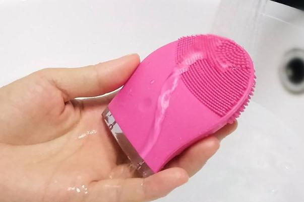 用潔面儀洗臉的好處和壞處 用潔面儀怎么涂洗面奶 用潔面儀洗臉的好處和壞處 用潔面儀怎么涂洗面奶