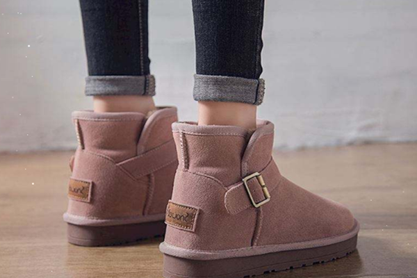 雪地靴對腳有危害嗎 雪地靴會(huì)不會(huì)滑