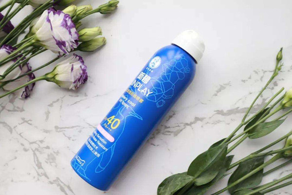 防曬噴霧對(duì)皮膚有傷害嗎 防曬噴霧含有酒精嗎 防曬噴霧對(duì)皮膚有傷害嗎 防曬噴霧含有酒精嗎