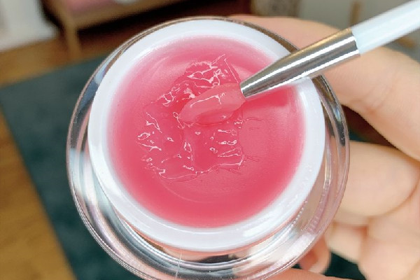 唇膜是口紅之后用還是之前 唇膜什么時(shí)候用