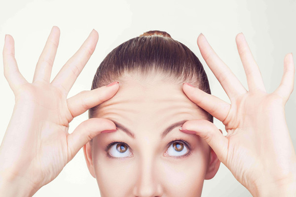 抬頭紋是每個人都有嗎 抬頭紋敷面膜有用嗎