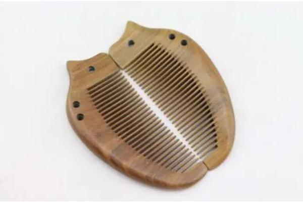 木梳子對頭發(fā)好嗎 木梳會發(fā)霉嗎 木梳子對頭發(fā)好嗎 木梳會發(fā)霉嗎