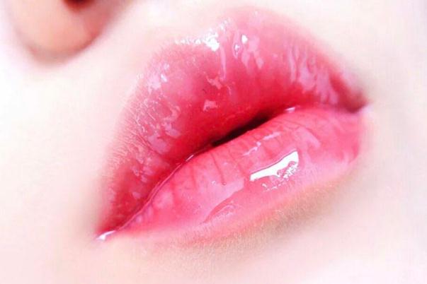 唇油和潤(rùn)唇膏區(qū)別 唇油什么牌子好用