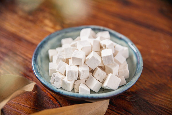 茯苓對(duì)腎有影響嗎 茯苓對(duì)胃有刺激嗎 茯苓對(duì)腎有影響嗎 茯苓對(duì)胃有刺激嗎