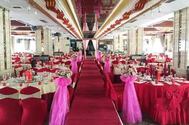 婚宴酒席多少錢一桌 婚宴酒席主桌座位安排 婚宴酒席多少錢一桌 婚宴酒席主桌座位安排