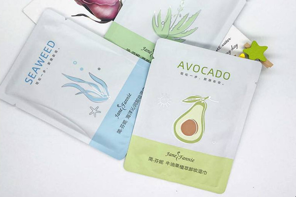 卸妝濕巾用完要不要洗臉 卸妝濕巾卸妝干凈嗎 卸妝濕巾用完要不要洗臉 卸妝濕巾卸妝干凈嗎