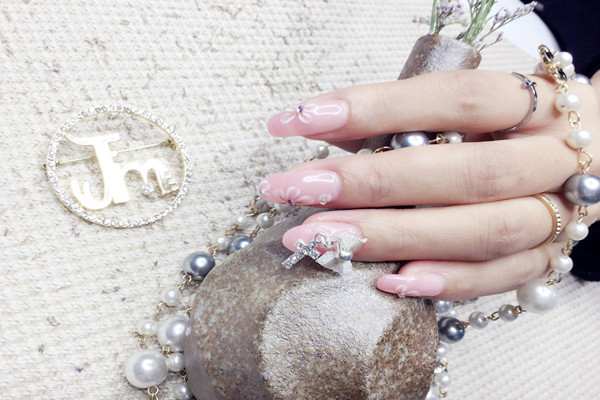 美甲有幾種類型 美甲對(duì)身體有害嗎