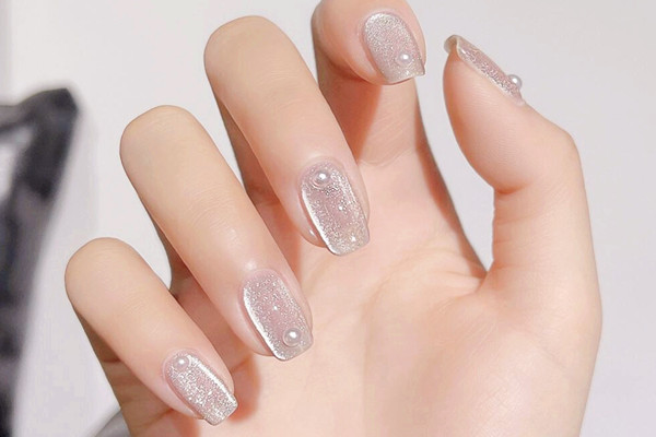 美甲可以維持多長時(shí)間 美甲能自己摳下來嗎