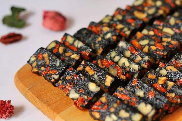 桃花姬阿膠糕怎么吃 桃花姬阿膠糕可以長(zhǎng)期吃嗎