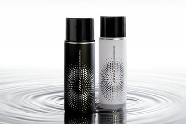 定妝噴霧用了臉會干嗎 定妝噴霧用了會悶痘嗎