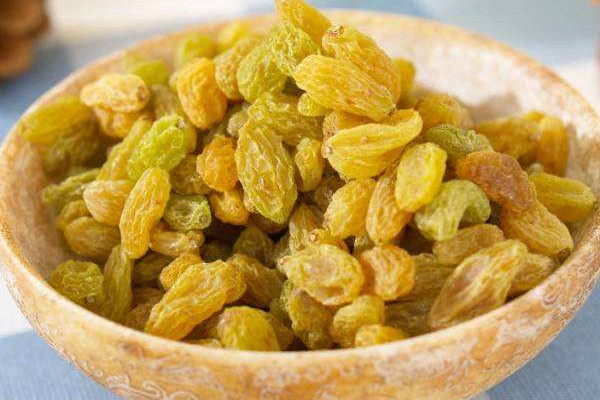 葡萄干和葡萄營養(yǎng)一樣嗎 葡萄干和葡萄含糖量哪個(gè)高