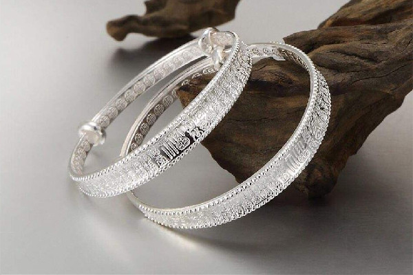 999銀發(fā)黃怎么清洗 999銀發(fā)黃是不是不純 999銀發(fā)黃怎么清洗 999銀發(fā)黃是不是不純