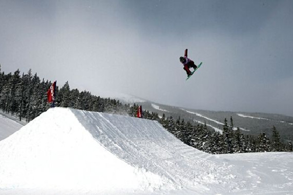 谷愛凌咬住金牌慶祝勝利 大跳臺滑雪規(guī)則 谷愛凌咬住金牌慶祝勝利 大跳臺滑雪規(guī)則