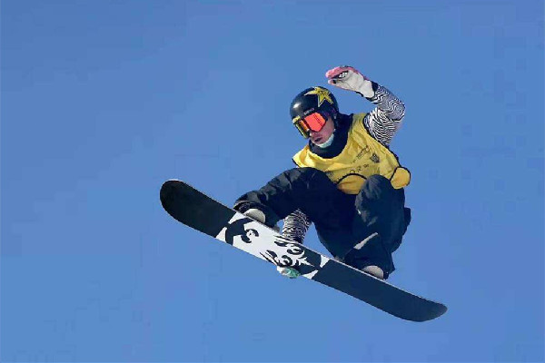 谷愛凌咬住金牌慶祝勝利 大跳臺滑雪規(guī)則 谷愛凌咬住金牌慶祝勝利 大跳臺滑雪規(guī)則