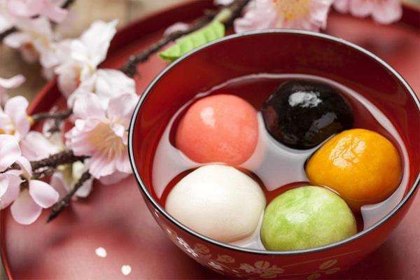 湯圓煮不熟還裂開了怎么回事 湯圓放久了有裂縫怎么處理 湯圓煮不熟還裂開了怎么回事 湯圓放久了有裂縫怎么處理