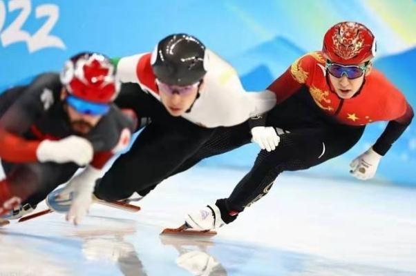 王濛:黃大憲抬刀動作干擾了武大靖 短道速滑冰鞋的特點 王濛:黃大憲抬刀動作干擾了武大靖 短道速滑冰鞋的特點