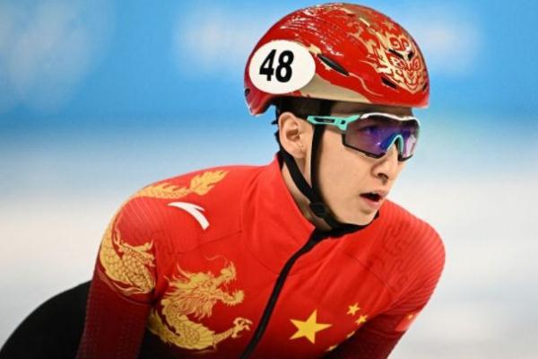 王濛:黃大憲抬刀動作干擾了武大靖 短道速滑冰鞋的特點 王濛:黃大憲抬刀動作干擾了武大靖 短道速滑冰鞋的特點