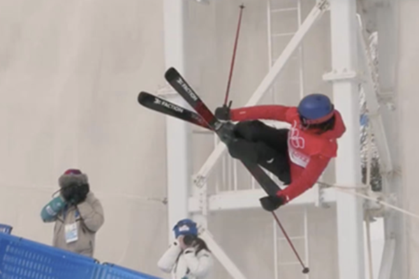 谷愛凌晉級女子U型場地技巧決賽 U型池?zé)o愧谷愛凌個人最強項