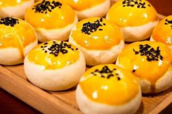 蛋黃酥孕婦可以吃嗎 蛋黃酥上火嗎 蛋黃酥孕婦可以吃嗎 蛋黃酥上火嗎
