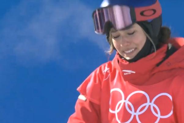 凌波微步!谷愛凌含淚第三跳 滑雪比賽是怎么拍攝的